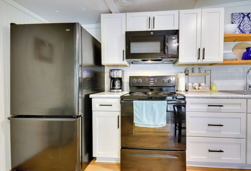 The Reynolda Cottage W/ Decks, Near Wake Forest!