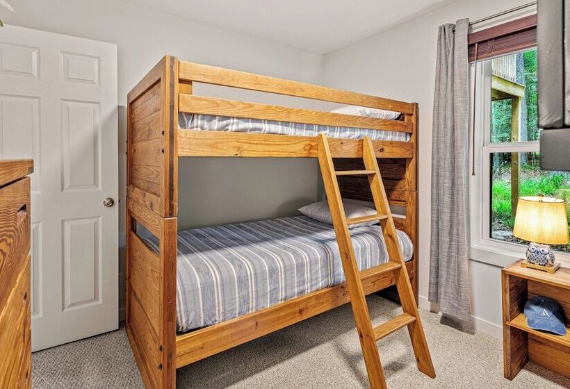 Happy Trails Chalet By Avantstay Sauna + Deck, Private Community Beach Access