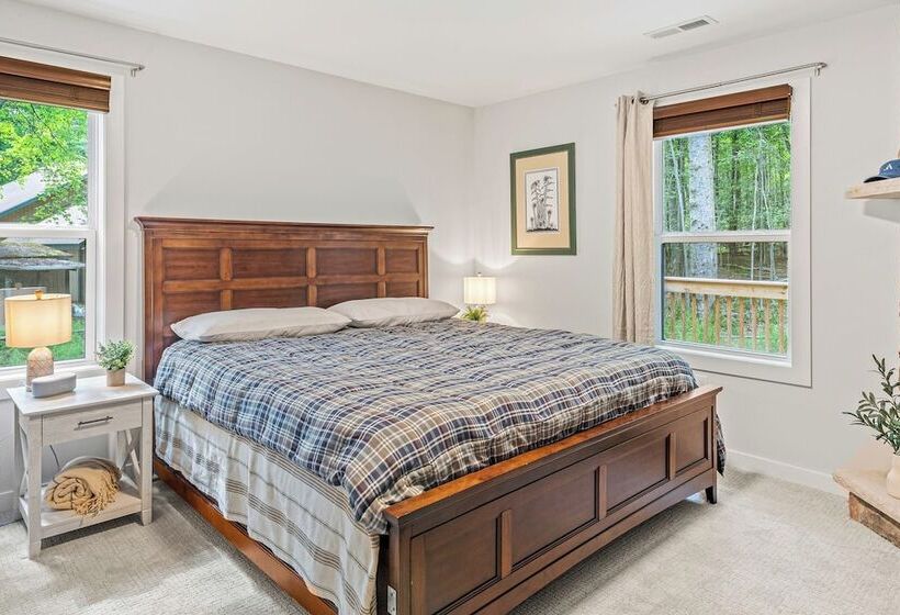 Happy Trails Chalet By Avantstay Sauna + Deck, Private Community Beach Access