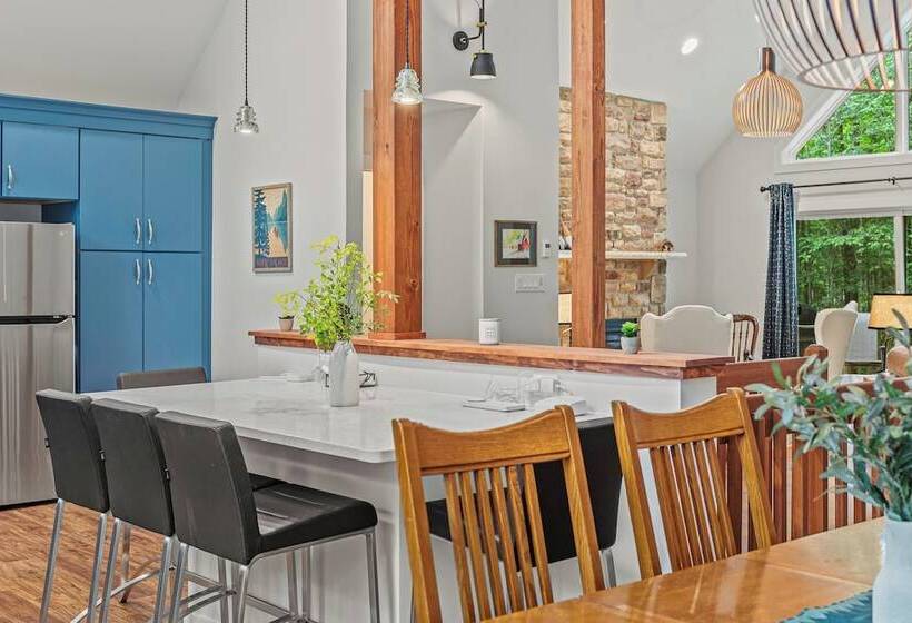 Happy Trails Chalet By Avantstay Sauna + Deck, Private Community Beach Access