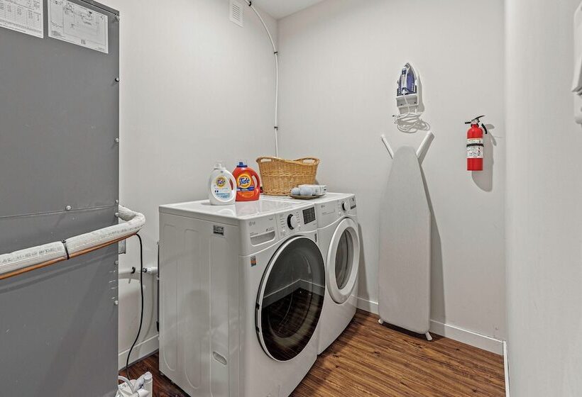 Happy Trails Chalet By Avantstay Sauna + Deck, Private Community Beach Access