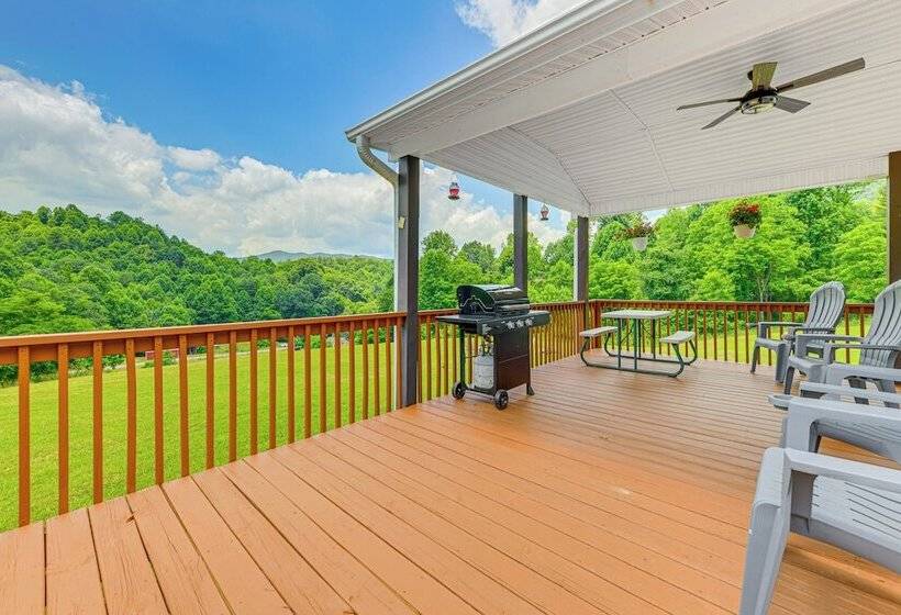 Large Yard + Fire Pit: Hot Springs Home