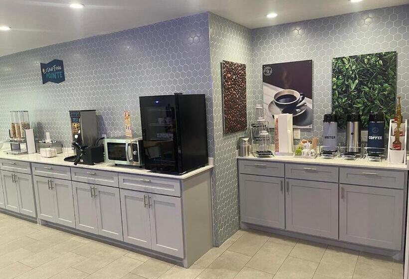 Szálloda Clarion Pointe