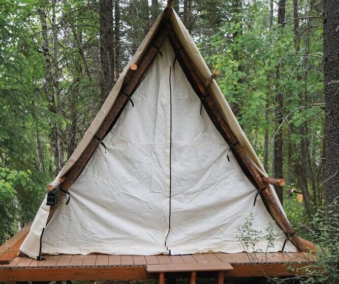 בית מלון כפרי Glacier Glamping