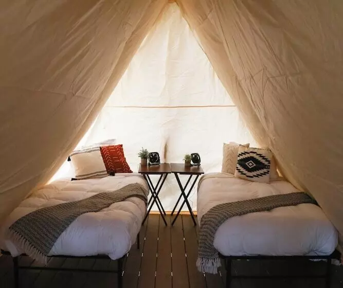 ホテル Glacier Glamping
