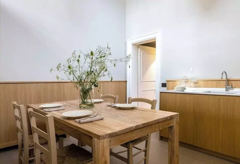 Maaseutuhotelli Colle Alberti Country House