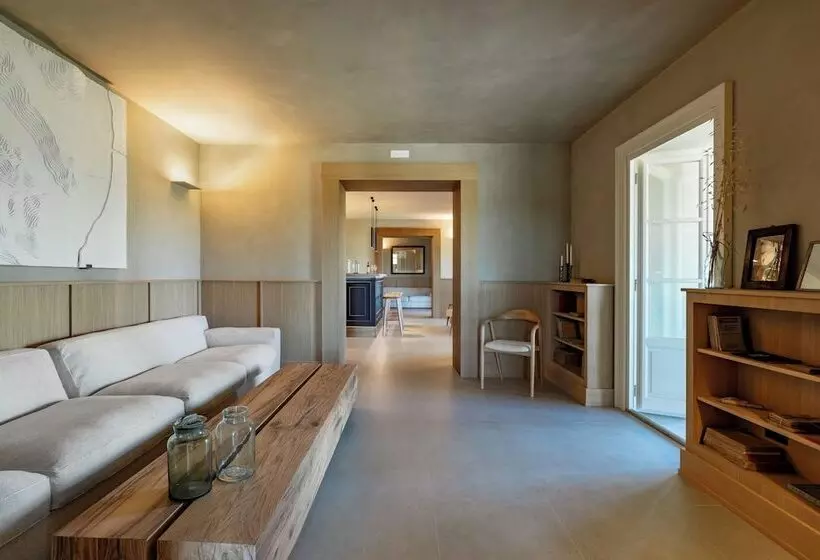 Maaseutuhotelli Colle Alberti Country House