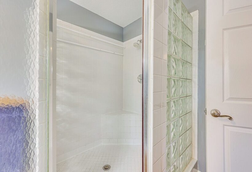 Lakefront Blairsville House W/ Game Room & Hot Tub