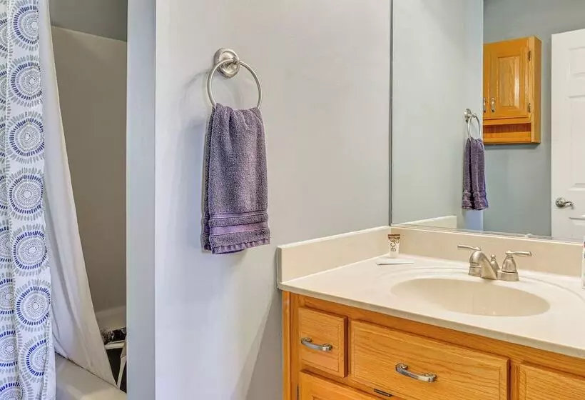 Lakefront Blairsville House W/ Game Room & Hot Tub