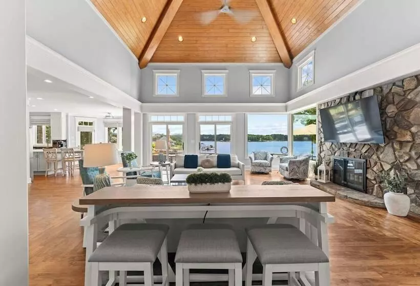 Paradise Pointe By Avantstay Lakefront + Views + Playset