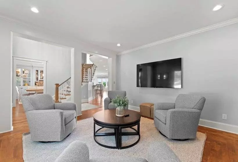 Paradise Pointe By Avantstay Lakefront + Views + Playset