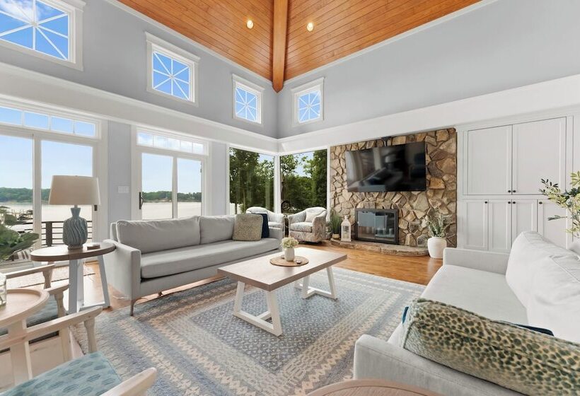 Paradise Pointe By Avantstay Lakefront + Views + Playset