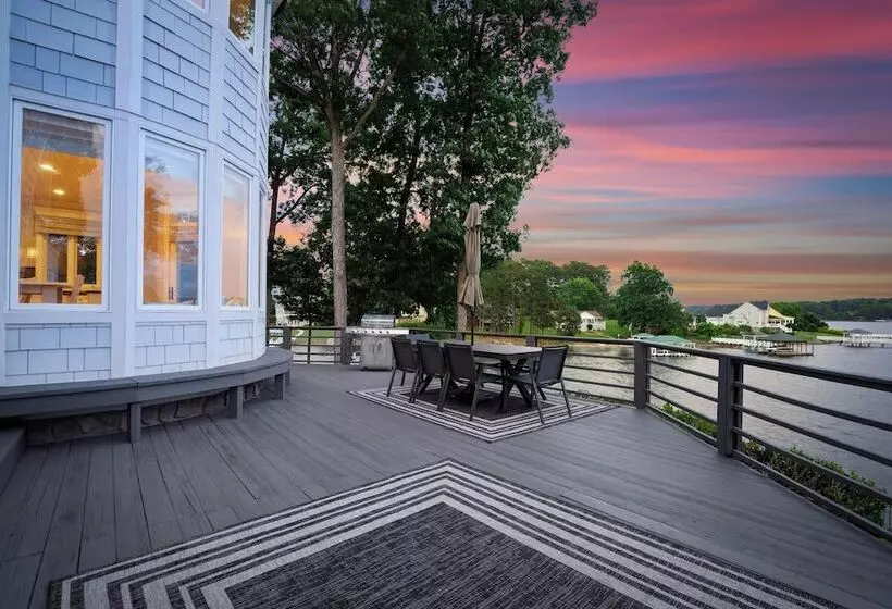 Paradise Pointe By Avantstay Lakefront + Views + Playset