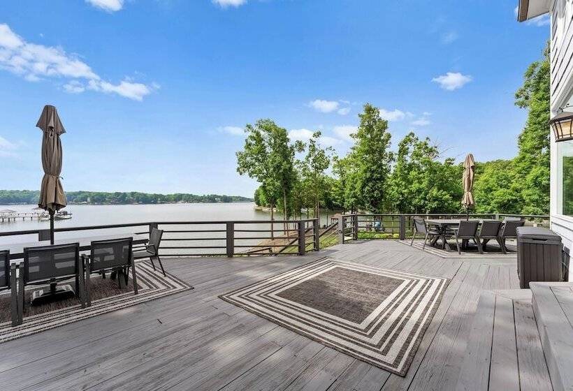 Paradise Pointe By Avantstay Lakefront + Views + Playset