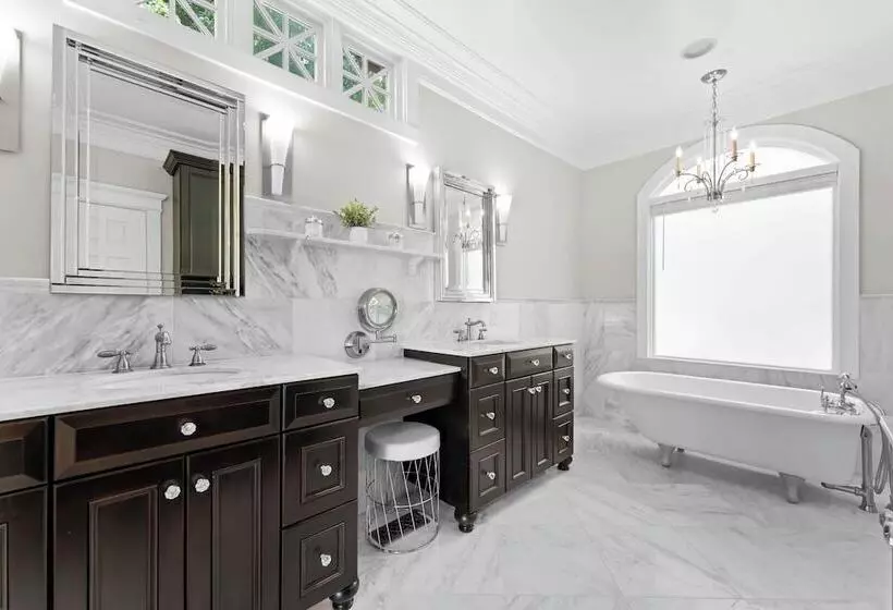 Paradise Pointe By Avantstay Lakefront + Views + Playset