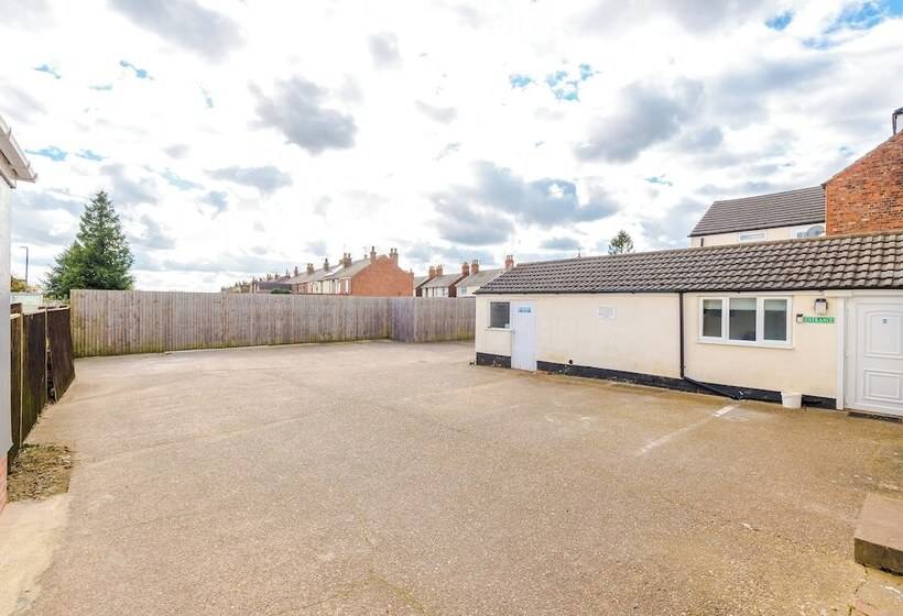 פנסיון Barnetby Contractor Accommodation