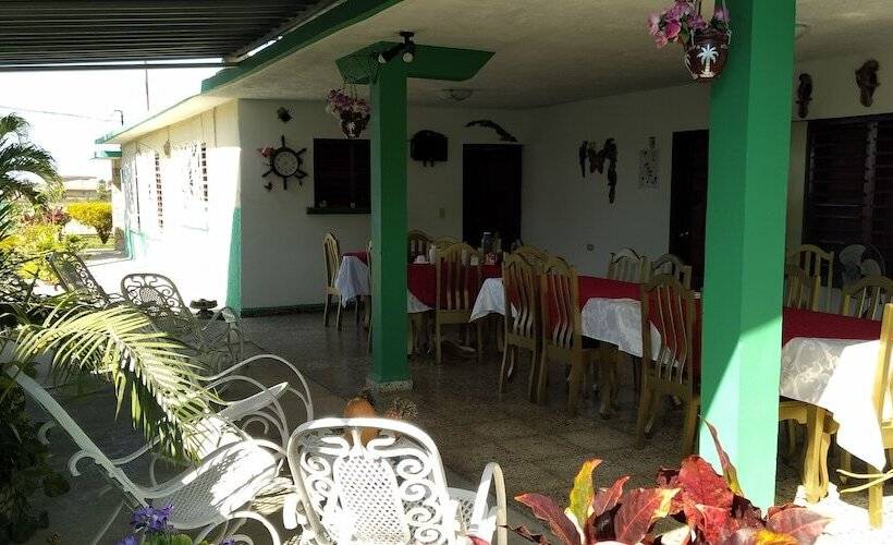 پانسیون Hostal Aida Y Miguel