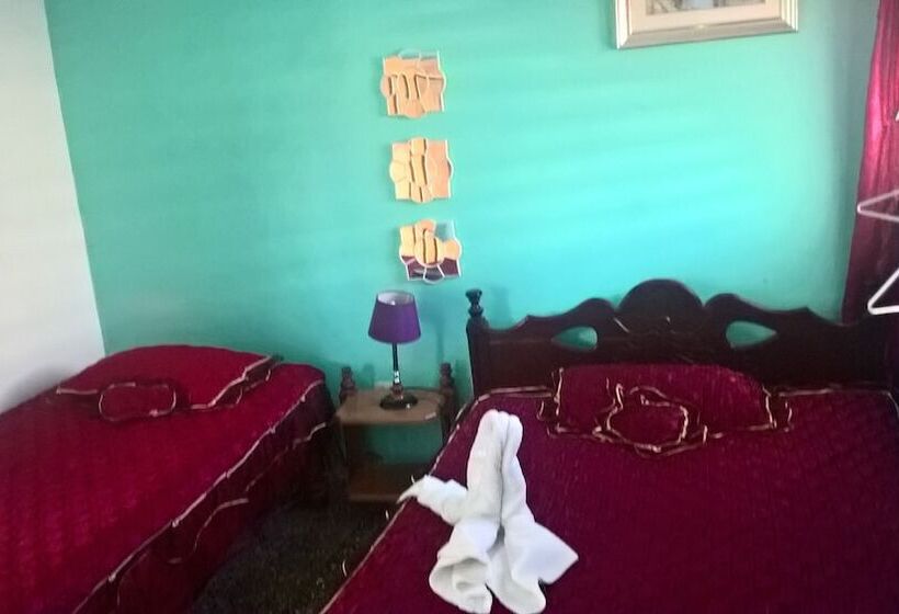 پانسیون Hostal Aida Y Miguel