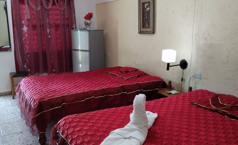 پانسیون Hostal Aida Y Miguel