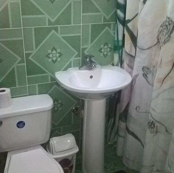 پانسیون Hostal Aida Y Miguel