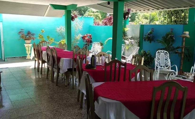 ペンション Hostal Aida Y Miguel