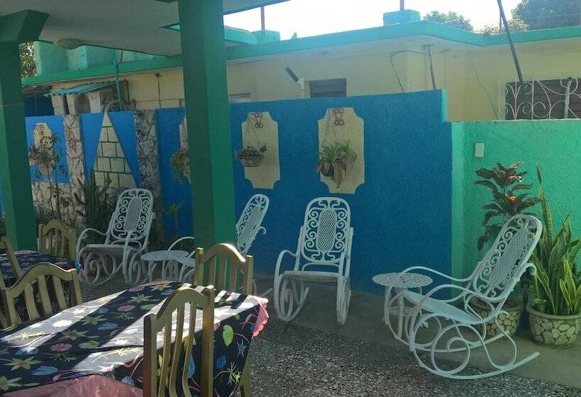 پانسیون Hostal Aida Y Miguel