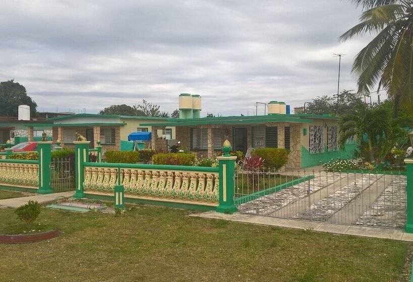 پانسیون Hostal Aida Y Miguel