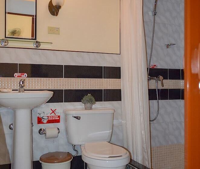 پانسیون Hostal Ebano Y Marfil