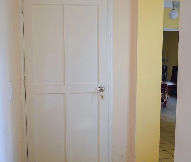 پانسیون Hostal Ebano Y Marfil