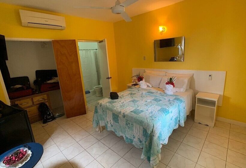 پانسیون Moms Place Negril