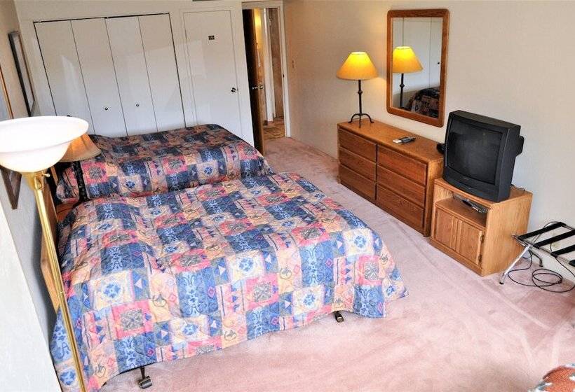 Отель Summit House 2 Bed 2 Bath B