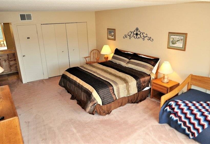 Отель Summit House 2 Bed 2 Bath B