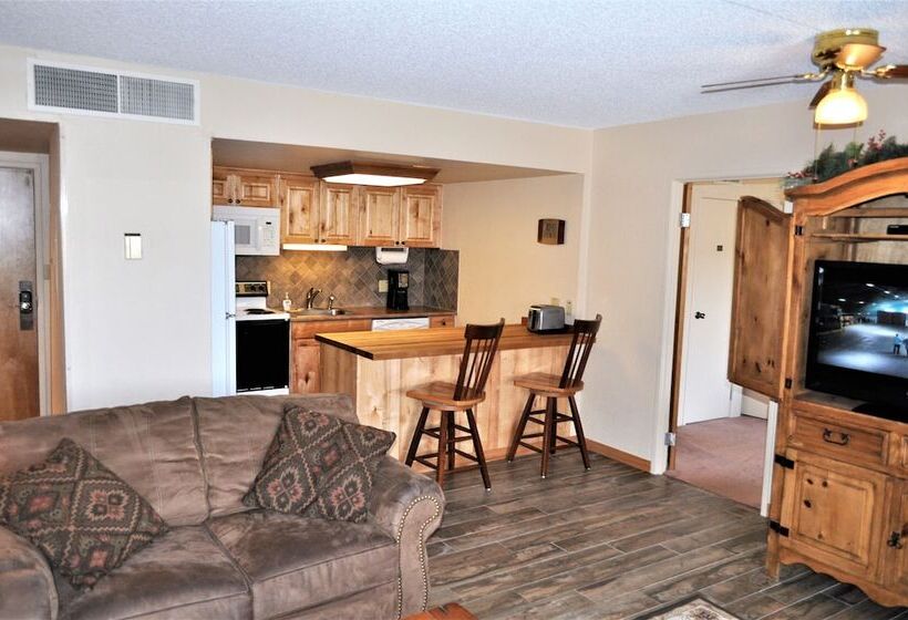 Отель Summit House 2 Bed 2 Bath B