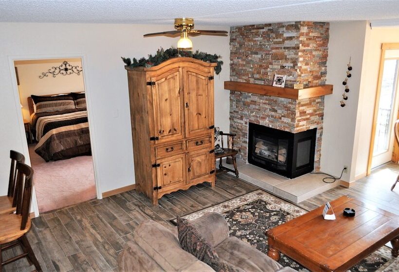 Отель Summit House 2 Bed 2 Bath B