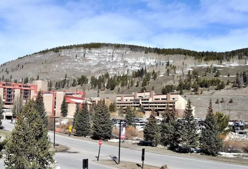 Hotelli Summit House 2 Bed 2 Bath B