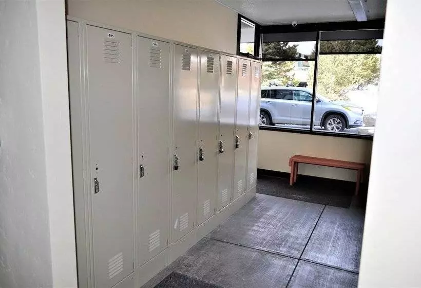 Hotelli Summit House 2 Bed 2 Bath B