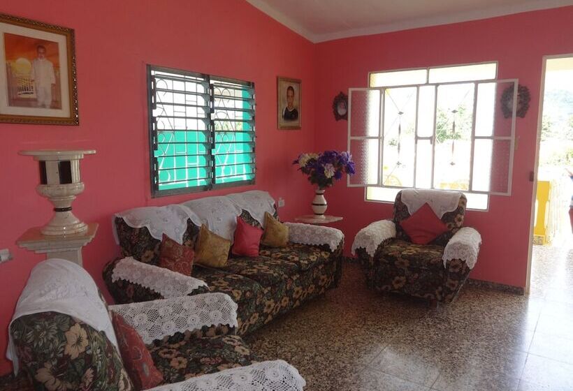 پانسیون Casa Esteban Y Margarita