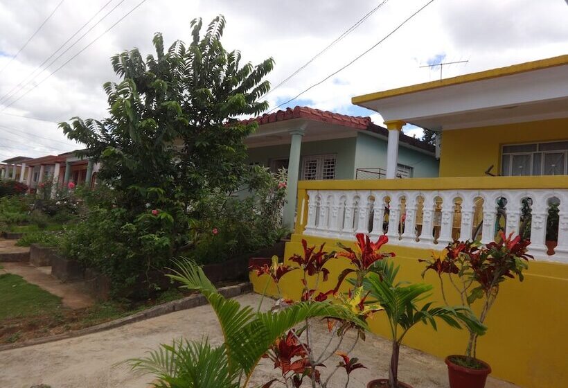 پانسیون Casa Esteban Y Margarita