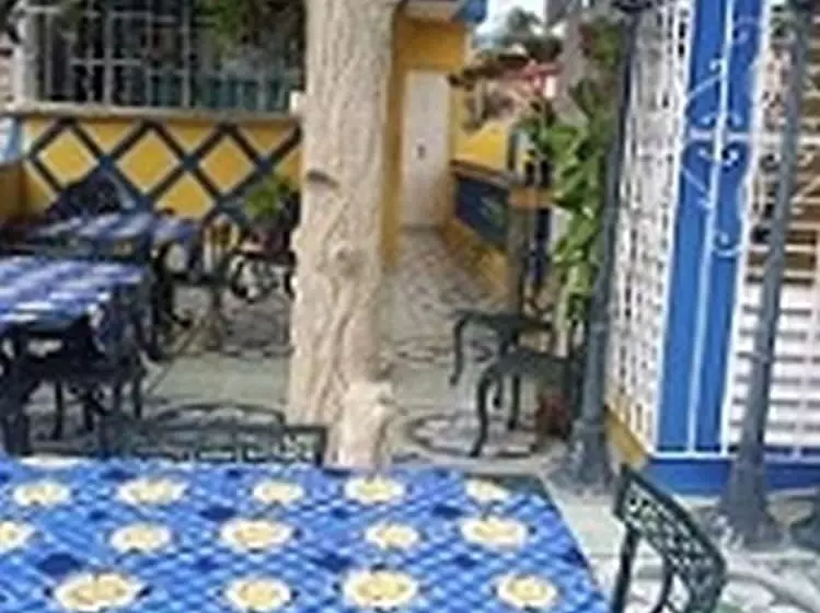 ペンション Hostal Girasol
