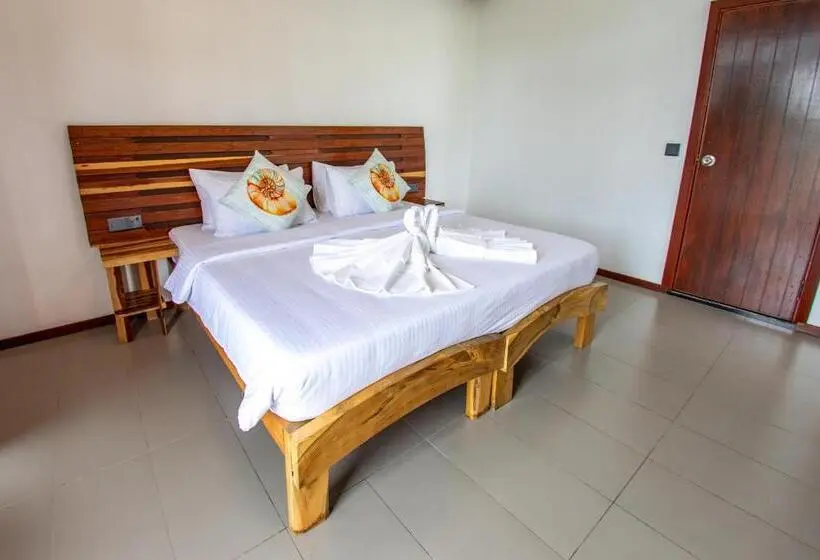 تختخواب و صبحانه Maldivine Stay Dhiffushi