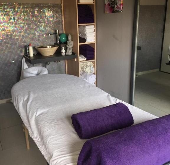 Aamiaismajoitus (B&B) Dunez Men Only Resort