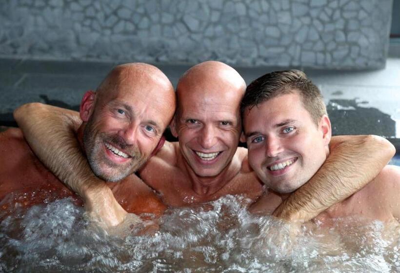 Aamiaismajoitus (B&B) Dunez Men Only Resort