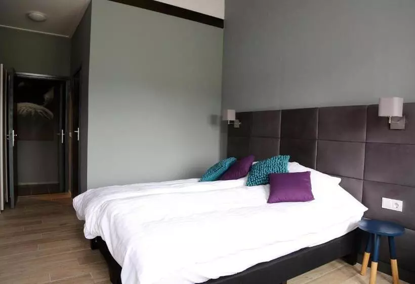 ベッドアンドブレックファースト Dunez Men Only Resort