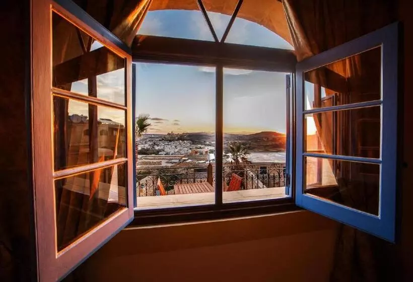تختخواب و صبحانه L'ghorfa