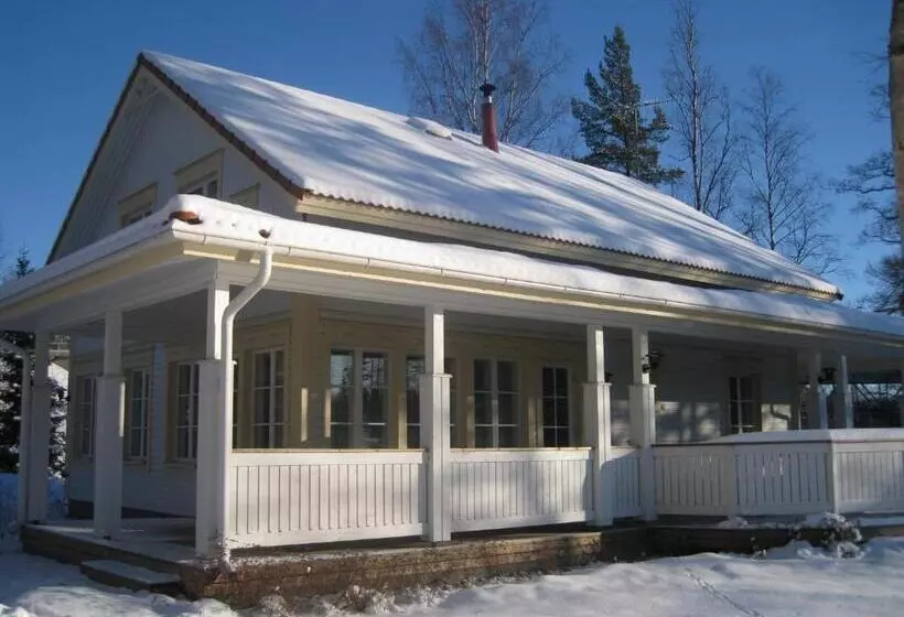 ベッドアンドブレックファースト Varjola Holiday Center