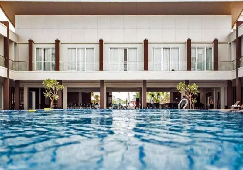 Hotel D Season Premiere