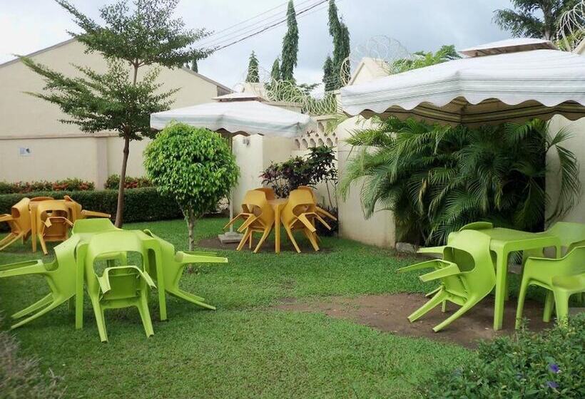 هتل Kriscane Suites