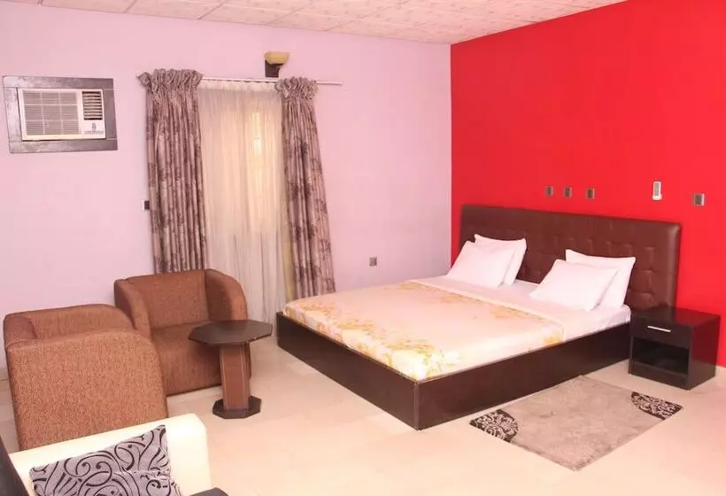 هتل Kriscane Suites