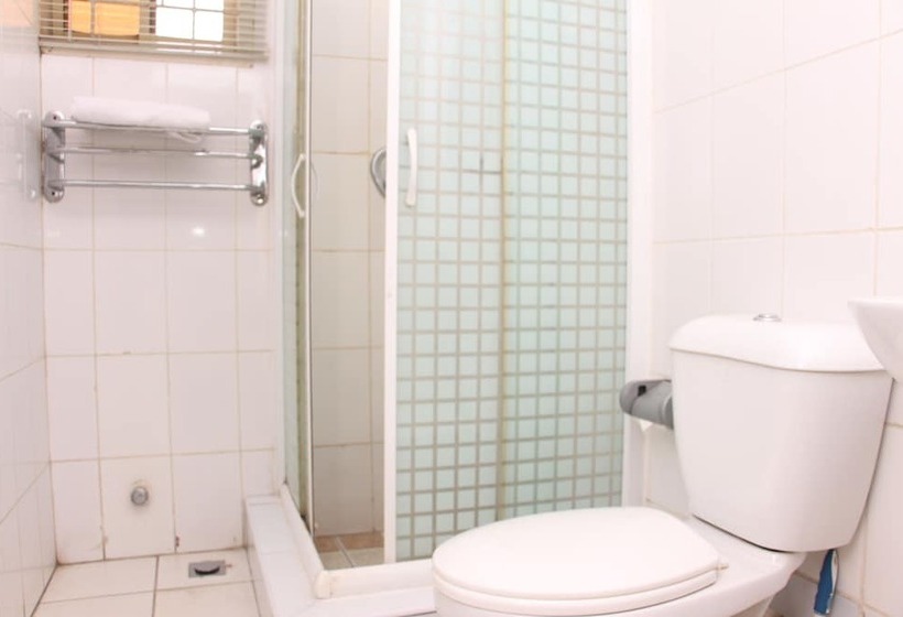 هتل Kriscane Suites