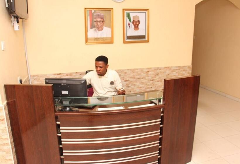 هتل Kriscane Suites